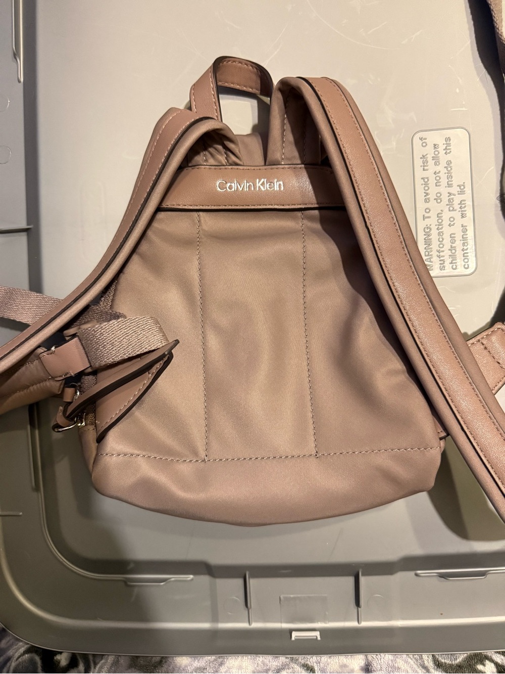 Calvin Klein mini backpack - Picture 2 of 6